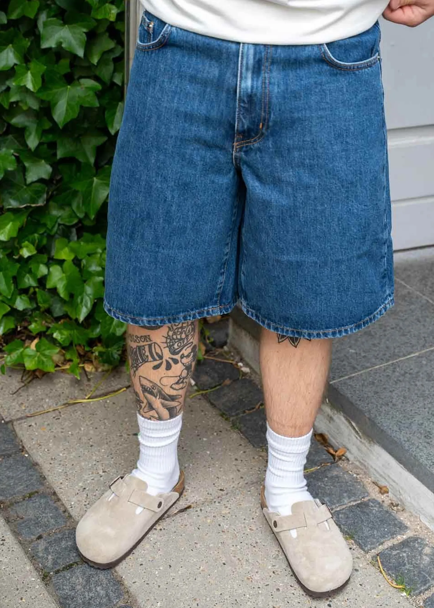Woodbird Rami Stone Shorts